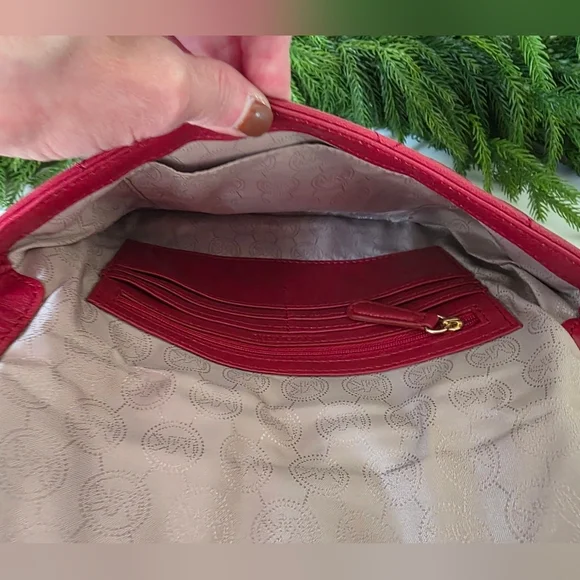 Michael Kors Sloan Quilted Leather Shoulder Bag- Red- Gold Chain Strap- Like New - Picture 14 of 16